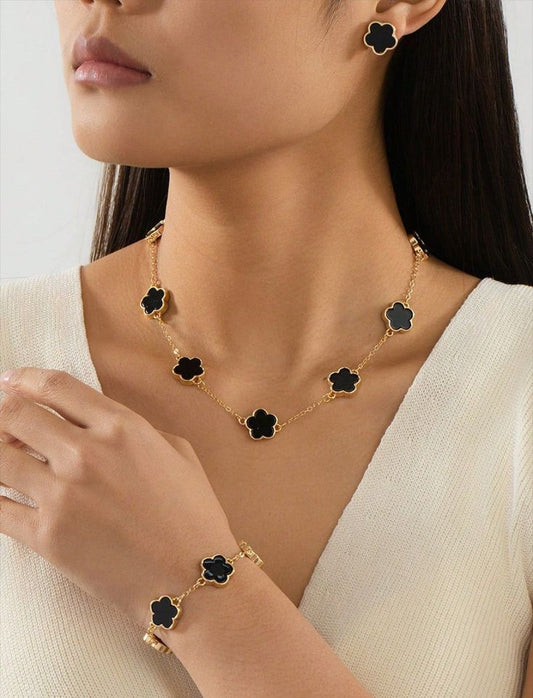 Minimalist complete look